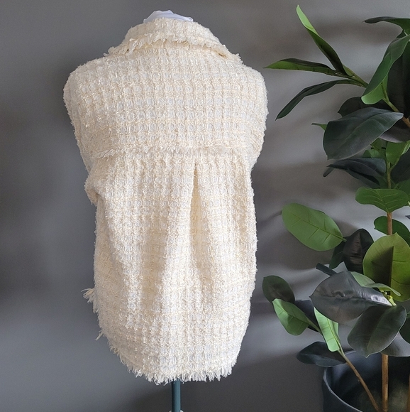 Lulus | Oversized "Take Notes" Ivory Plaid Tweed Shacket - Picture 6 of 8